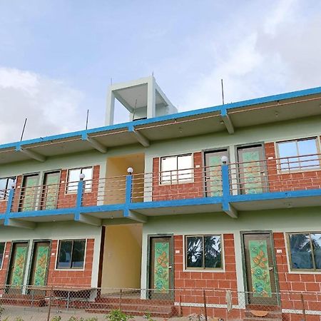 Shree Vighnaharta Cottage Alībāg Buitenkant foto